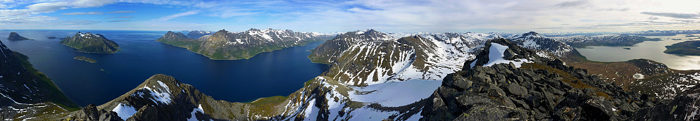 Looking out from the top towards Håjafjorden, Sessøyfjorden, Ersfjorden and the rest of the peaks on Kvaløya in the southeast