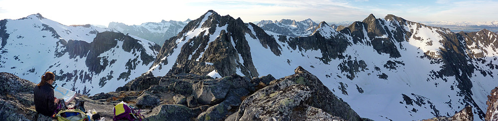 På toppen, utsikt mot Ersfjorden-retningen