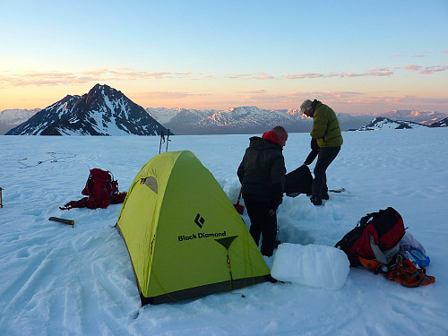 Jan Fredrik og Vidar med deres telt