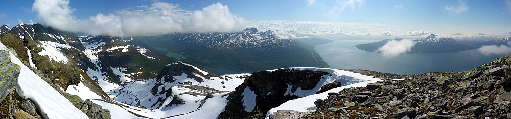 Panoramabilde som var tatt på ryggen med utsikt mot Lakselvdalen 