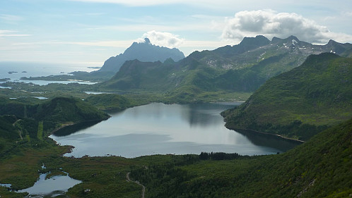 View over Stor-Kongsvatnet towards Vågakallen