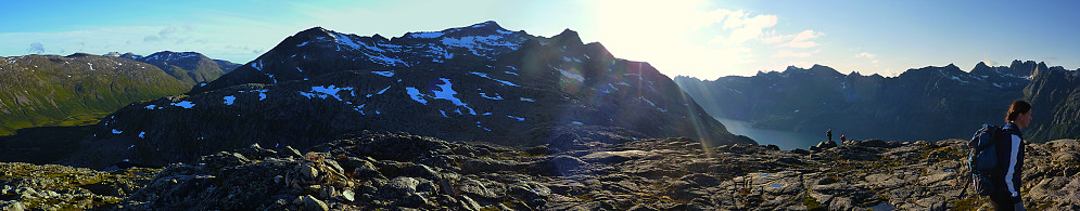Storsteinnestinden og Ersfjord sett fra Hatten
