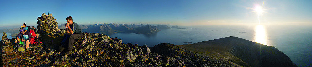 First matpause on the summit of Vengsøytinden