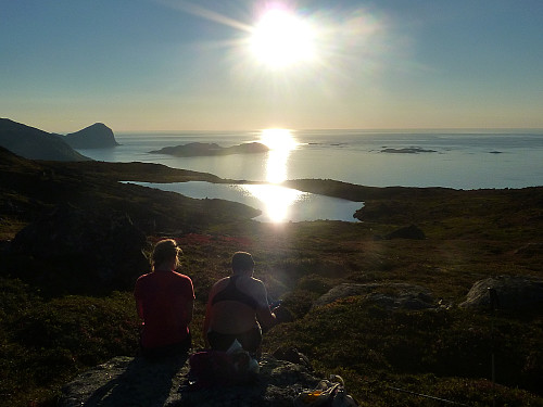 Fruit and hot chocolate at nordskaret. Plus views.