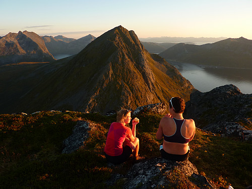 Siv and Ellen on the top with Skamtinden, Sørtinden and Sessøya in the background