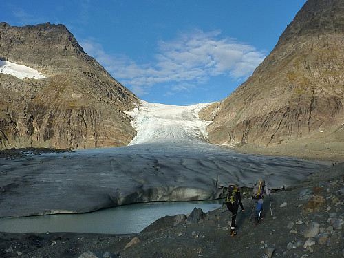 Turen til foten av Steindalsbreen