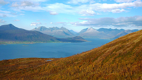 Views over Balsfjord and Lavangsdalen were quite nice. 