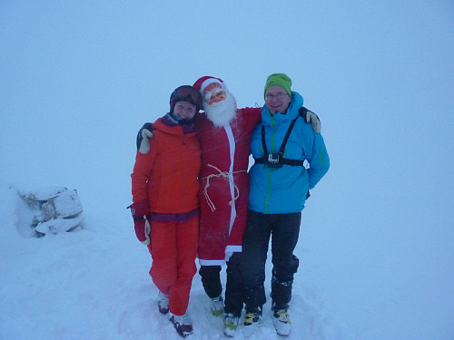 Ann Kristin og Nils Christian med julenissen !