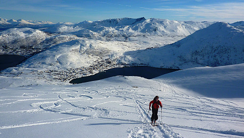 Nicola med Ersfjordbotn og Kattfjord i bakgrunnen