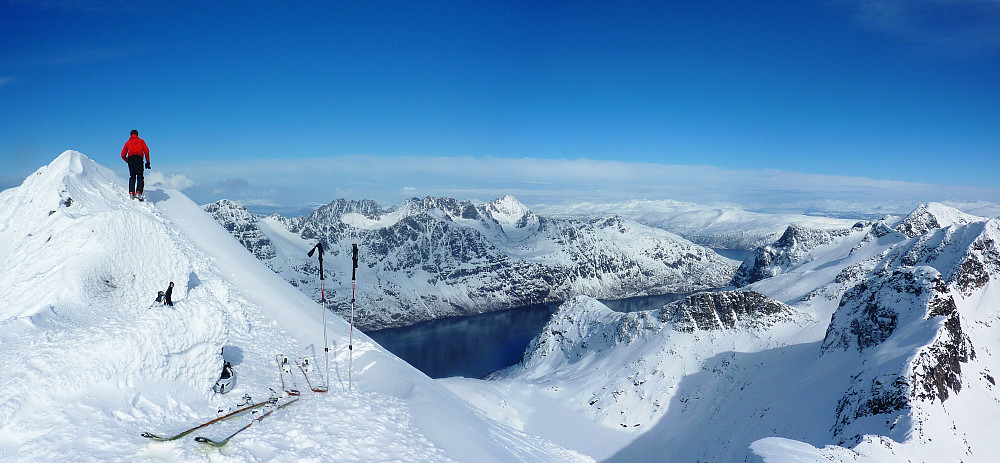 På skitoppen