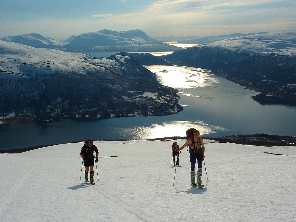 I bra tempo mot skitoppen