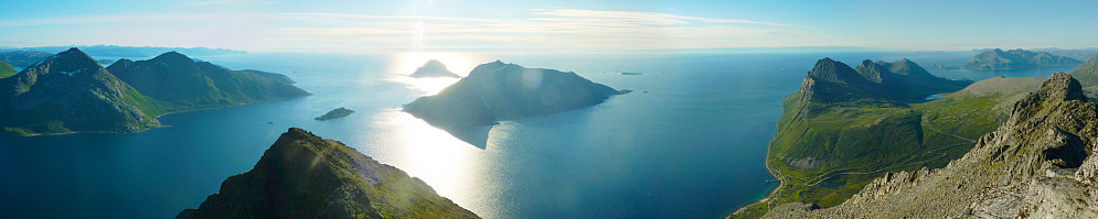 vest-nord med Sessøya i midten av bildet