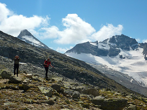 Pete and Ernie arriving at the hut