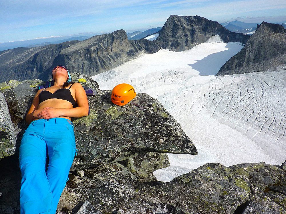Nyter sola på Skardstinden også :)
