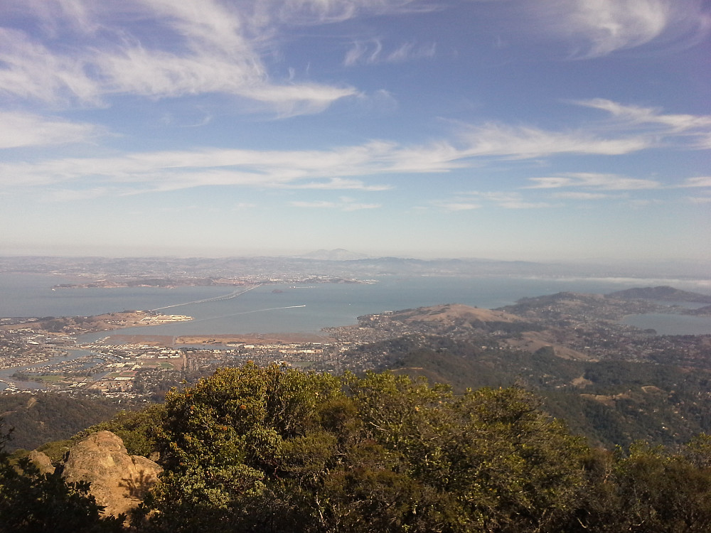 Utsikt mot Berkley og Mount Diablo fra Mount Tamalpais east peak