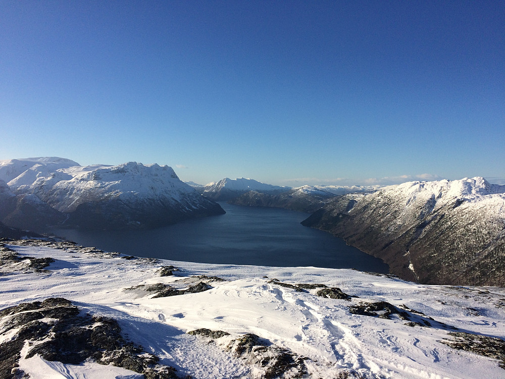utover Nordfjorden