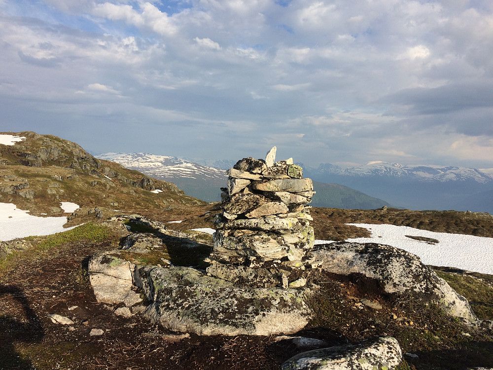 Lotsbergnibba 825 mot Gloppefjell, bl annet Ryssdalshornet