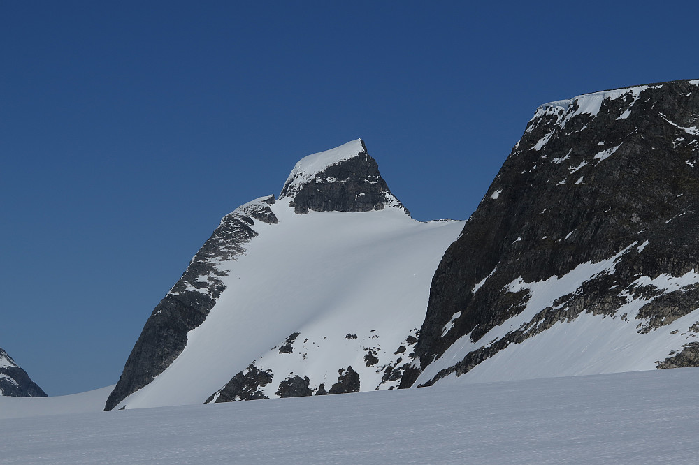 Nok en gang Lodalskåpa og Veslekåpa sett fra Bohrsbreen steinvarde
