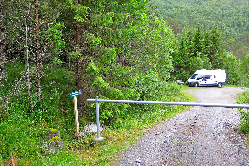 Parkering mot Megardsstølen