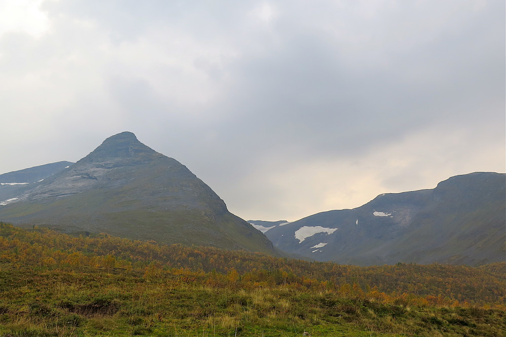 Ruta gikk fra sætra og oppover Heimste Smådalen, til høyre for Middagsnibba