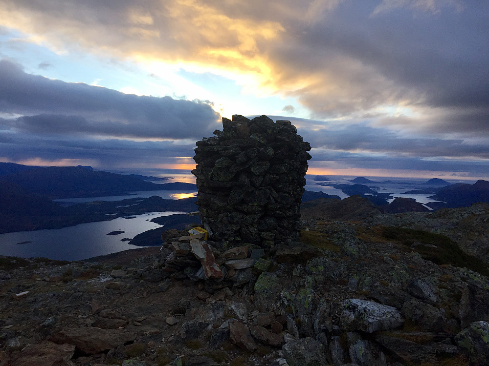  Nydelig utsikt vestover fra Blånipa 1021