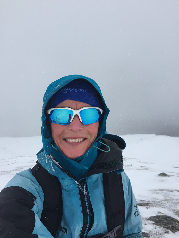 Godt jeg hadde solbriller i sekken i mangel av skibriller !