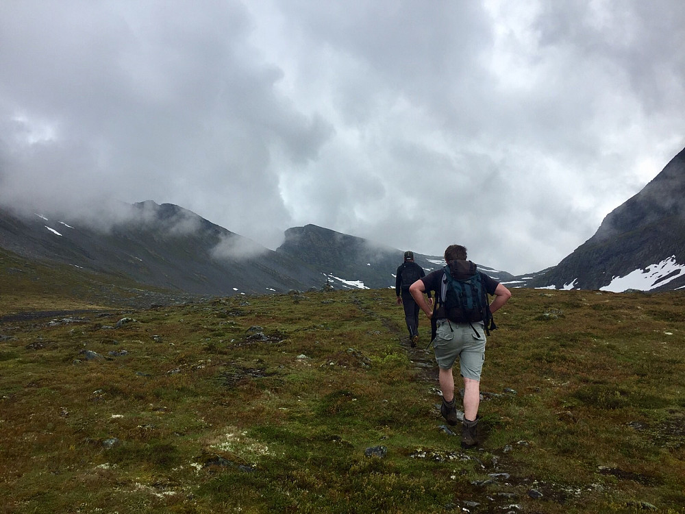 Oppover Fjørstaddalen