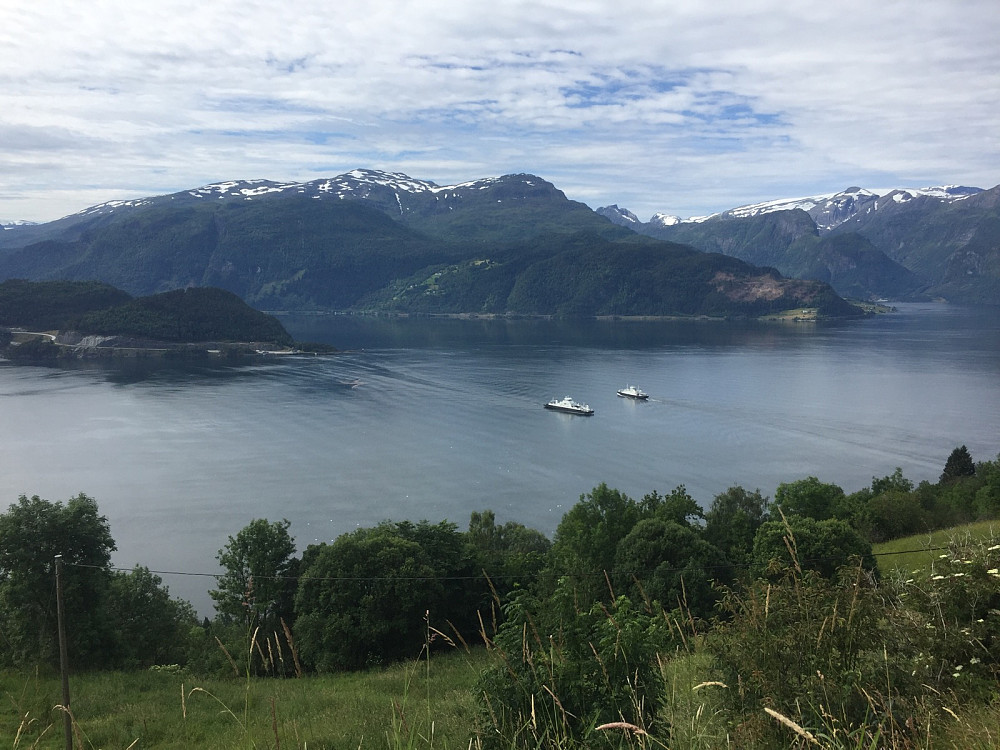 Endelig har fjord1 satt inn ekstraferge etter gårsdagens kaos med over 3 km kø på Anda-sida