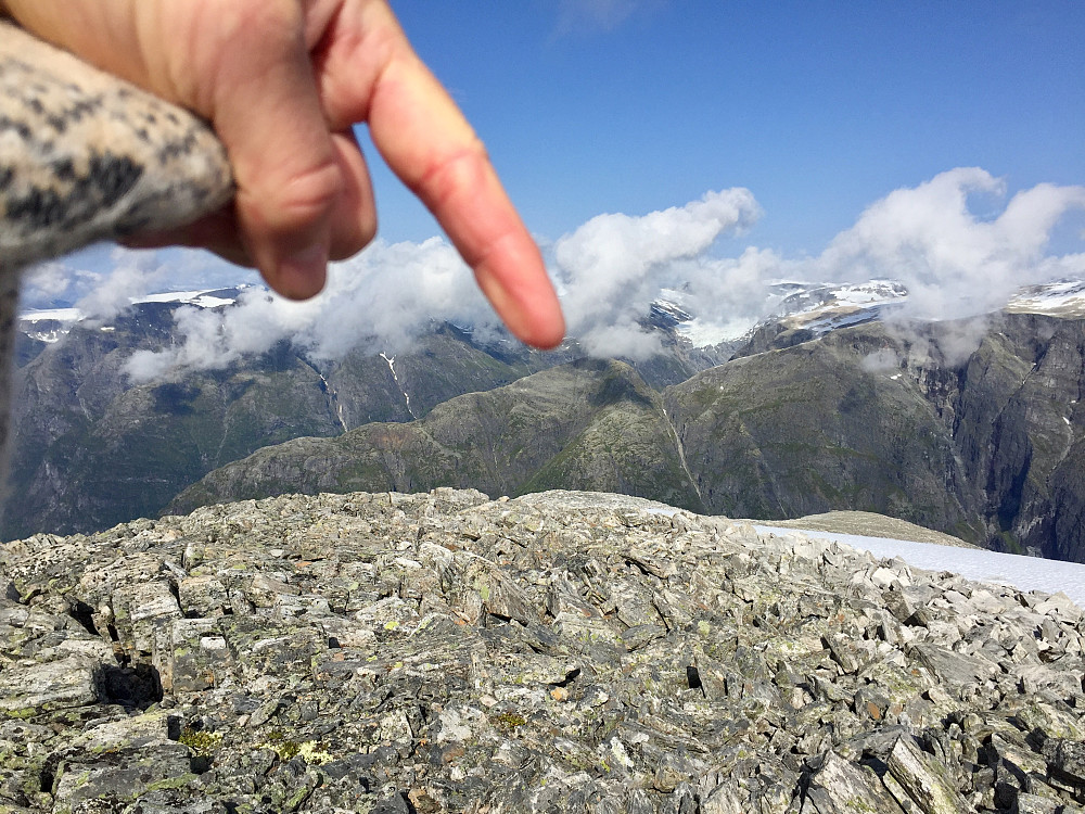 Her ser vi mot den siste 100 pf toppen som jeg mangler i Stryn - Bødalsfjellet 1495