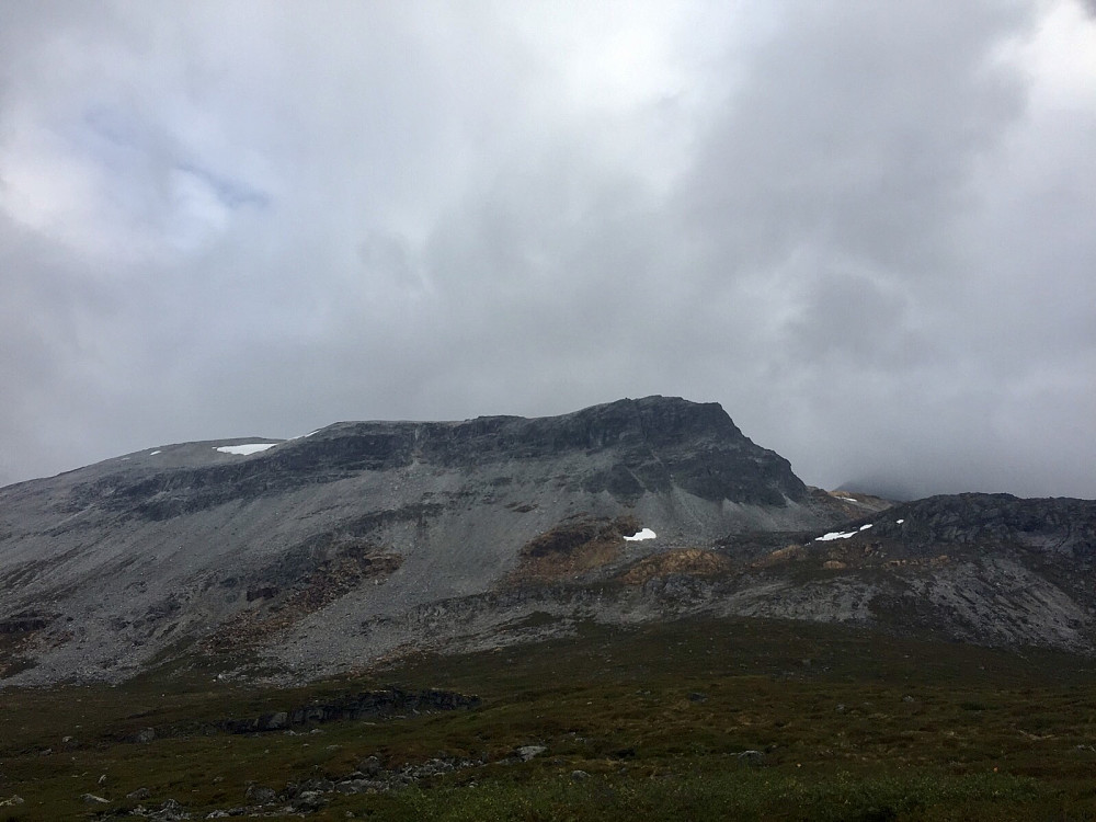 Spesielle farger på berget på Sandfjellet, en liten sak forann Blåfjellet