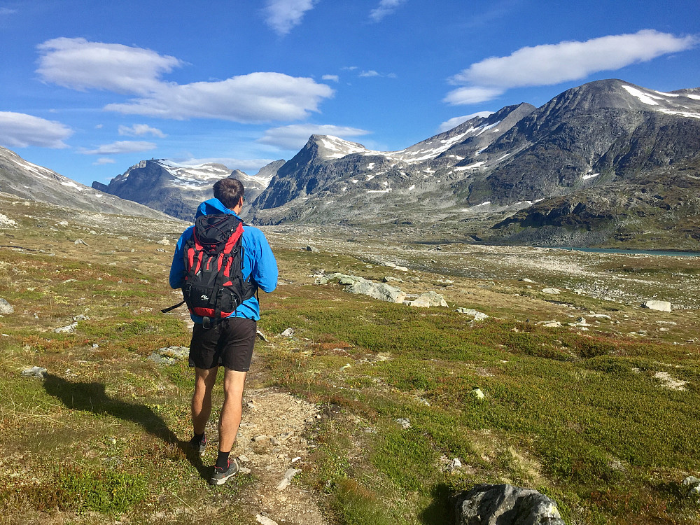 På vei innover mot Mardalsbotn