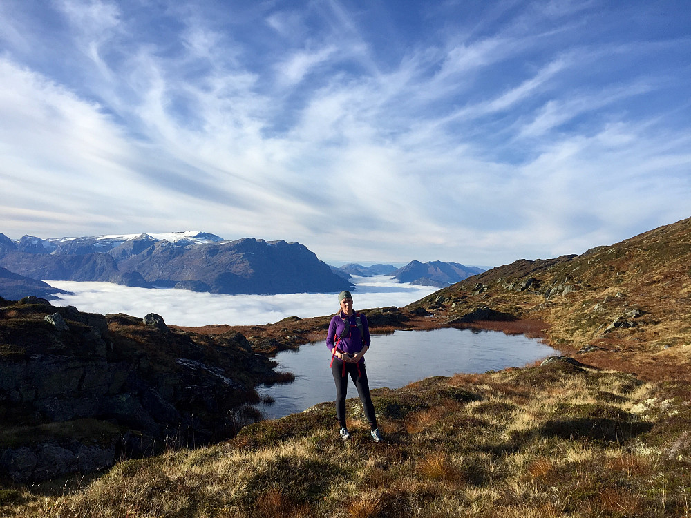 Skodda lå tjukk over Nordfjorden i dag