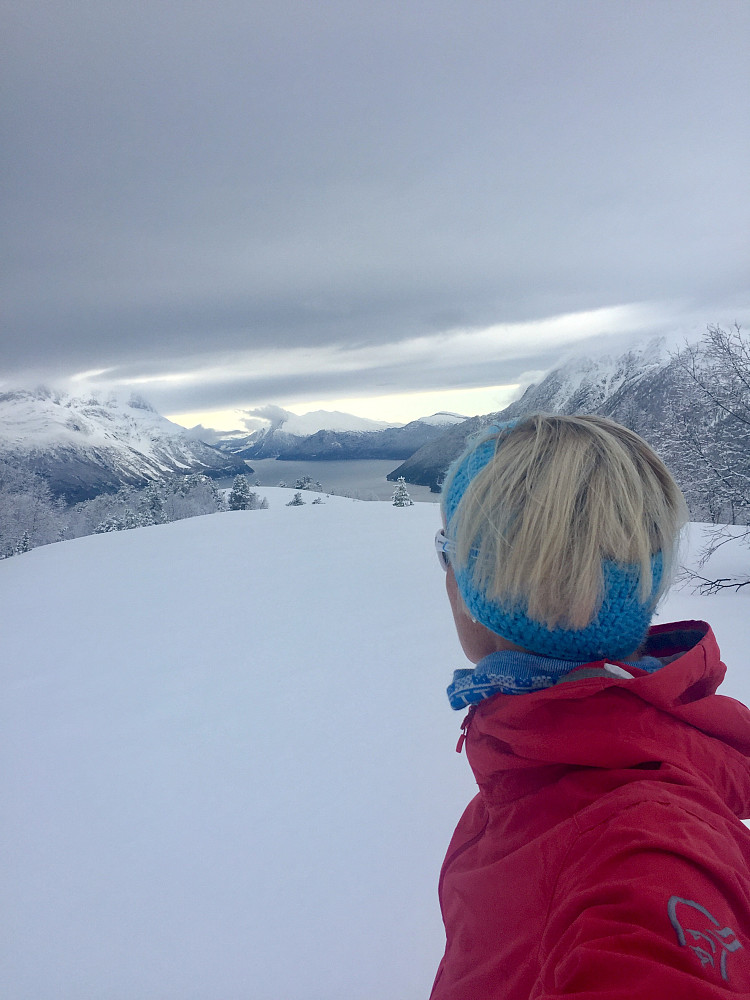 Etter tette snøbyger hele dagen ble det en flott kveld 