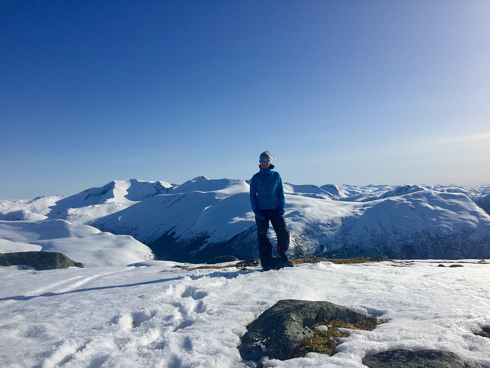 Vikesandfjellet mot dagens tidligere to topper,  Vikehornet og Tuva