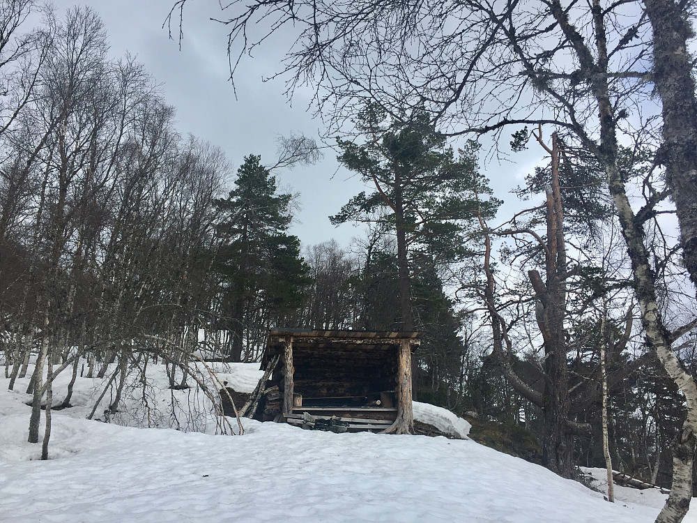 Tok en liten svipp oppom gapahuken for å gjøre turen litt lengre ;-)
