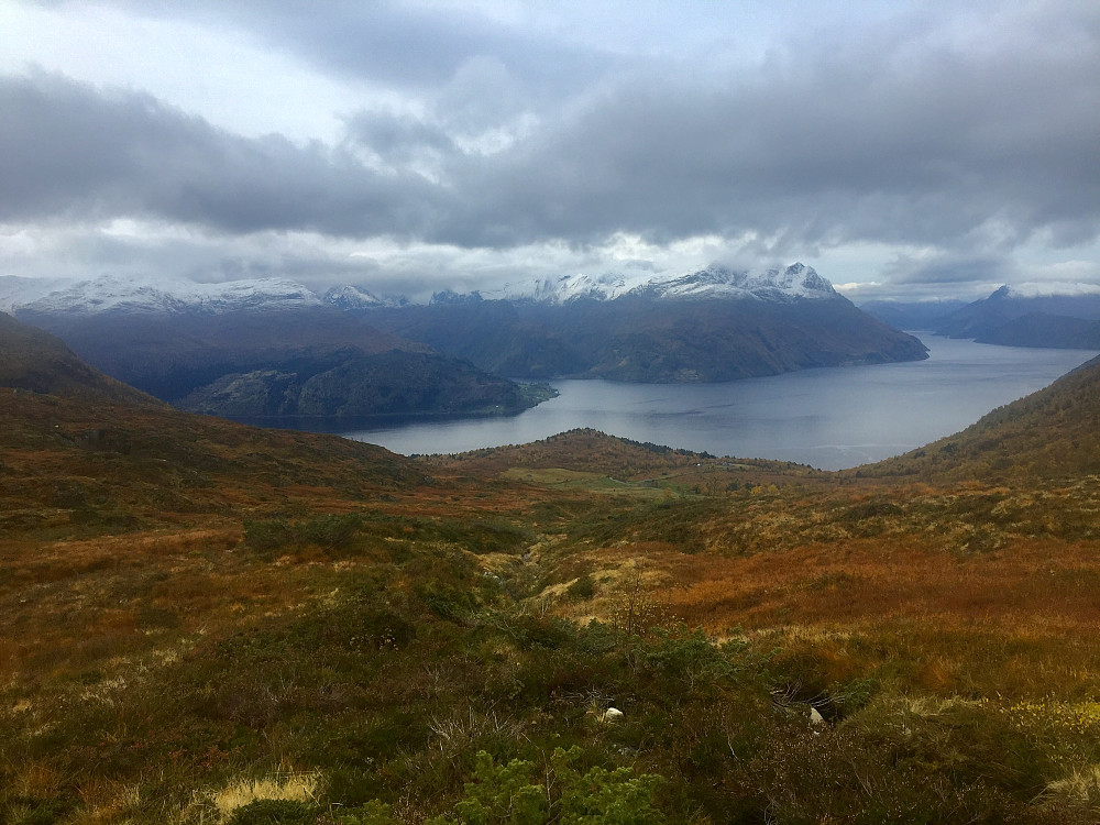 Oppover fra Lotsstøylen