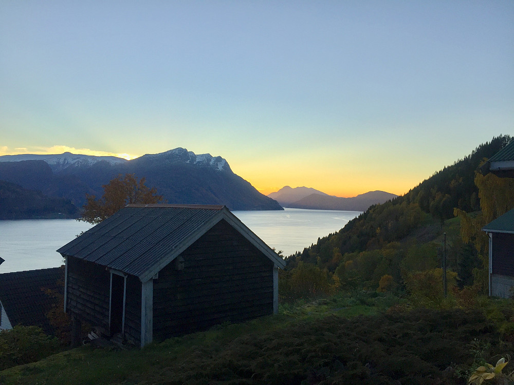 En flott kveldsavslutning på Lotsberg med sykkeltrening sammen med Vinjar :-)