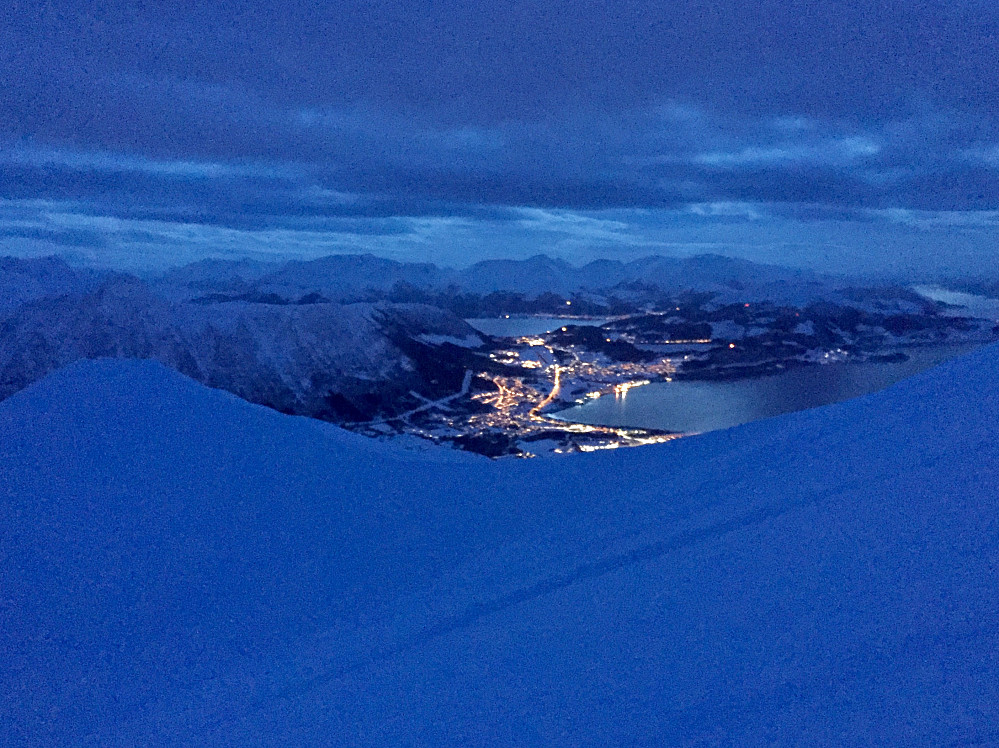 Ørsta by night