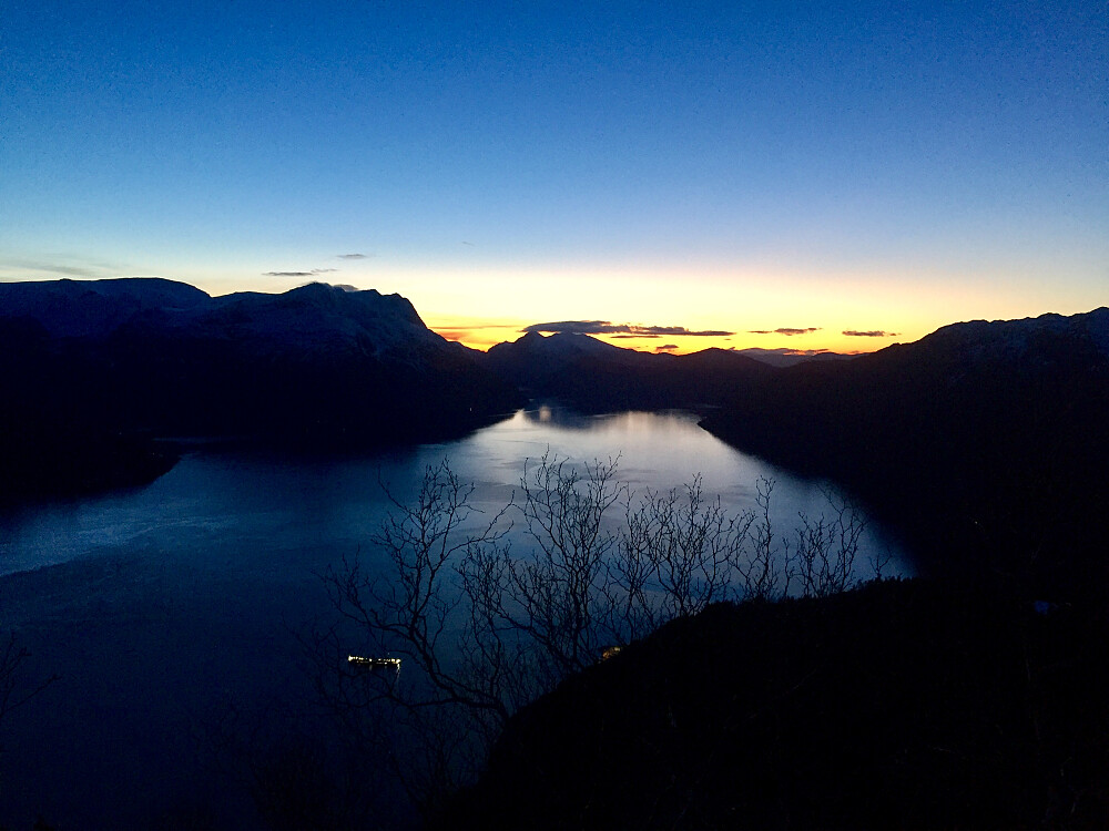 Kveldslyset over Nordfjorden