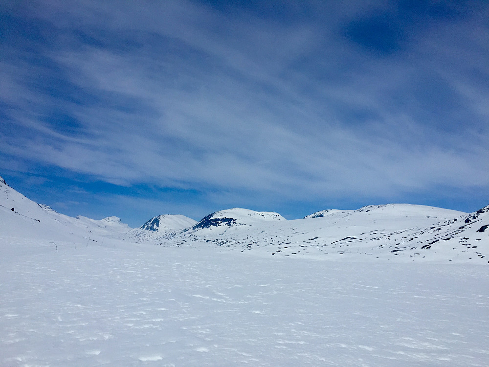 Skuer mot dagen tre toppmål, Tordseggje, Kupen og Sør for Veltdalseggi