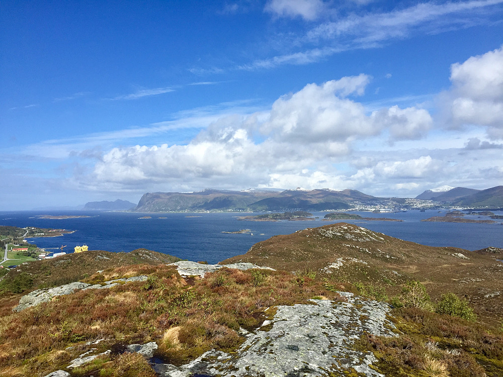 Fra Frøystadtua 134 mot Ulsteinvik