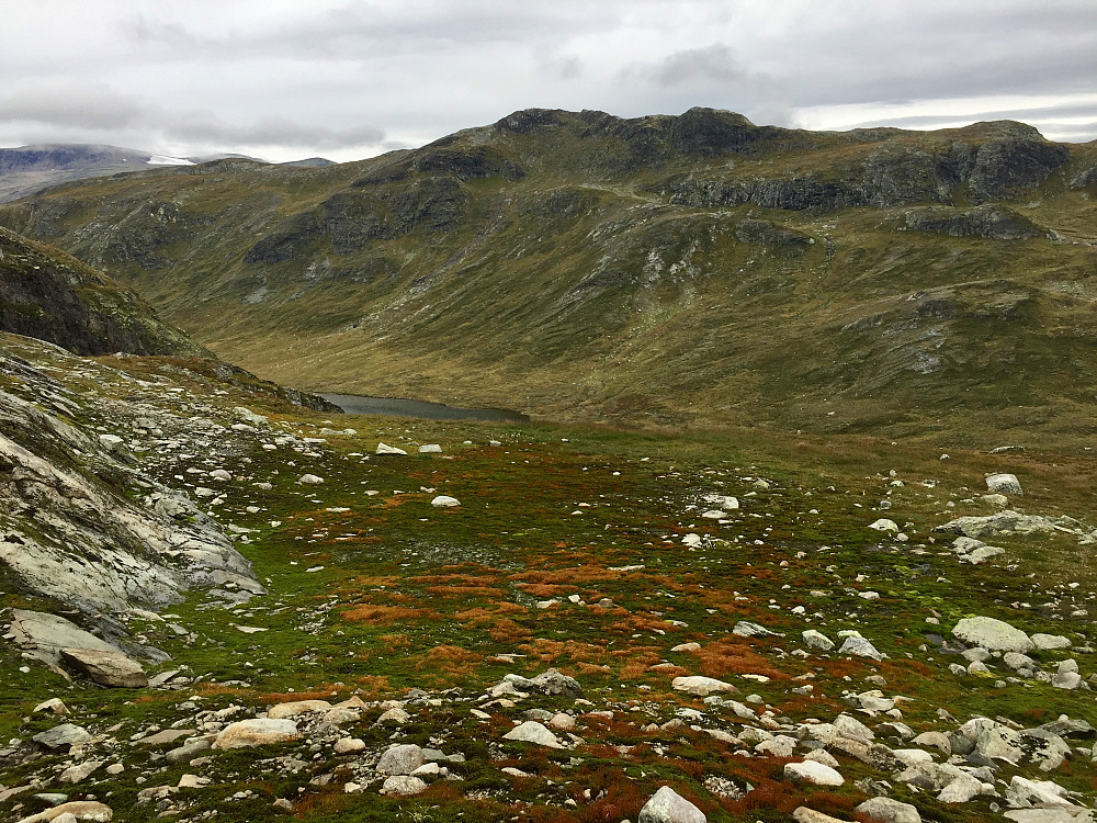 Ned mot Heimre Fagerdalen i begynnende flotte høstfarger