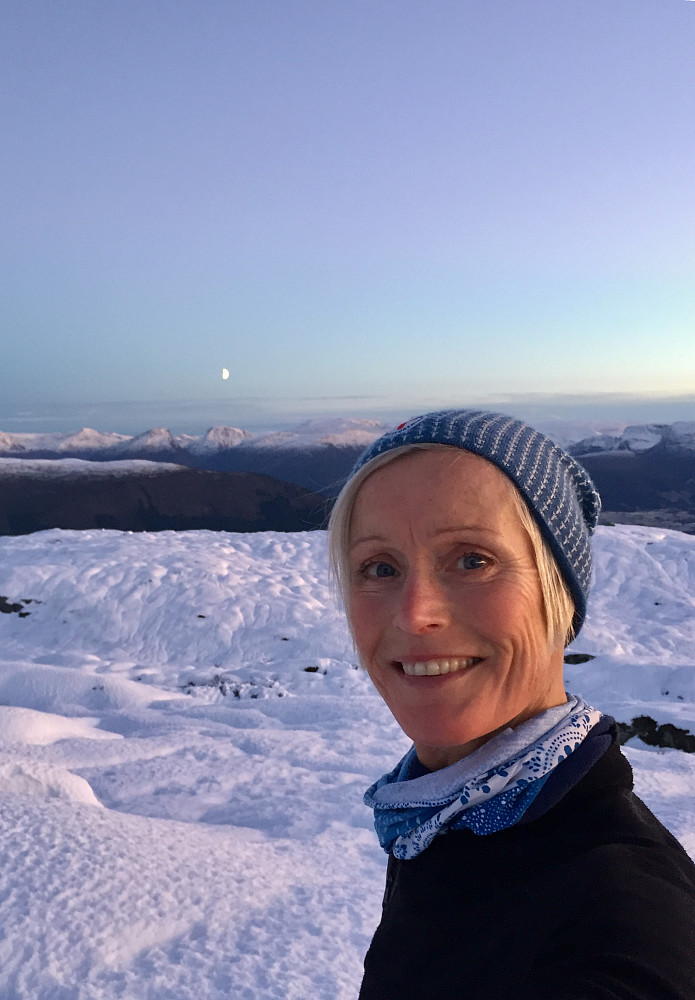 Smiler omkamp med nymånen