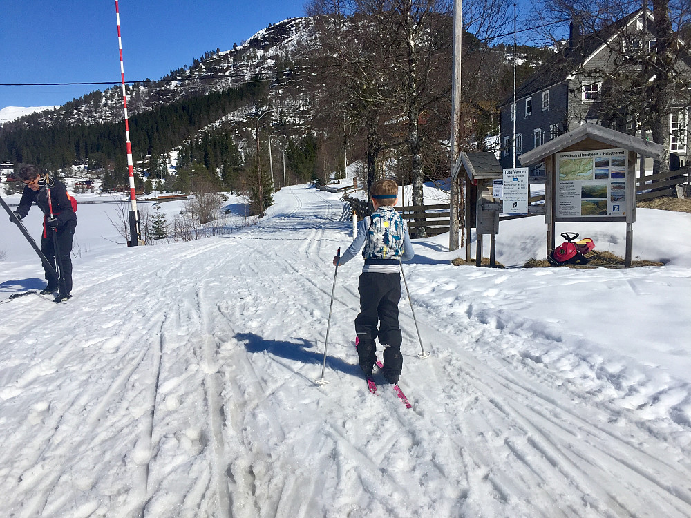 Start, med bukse - det ble for varmt !