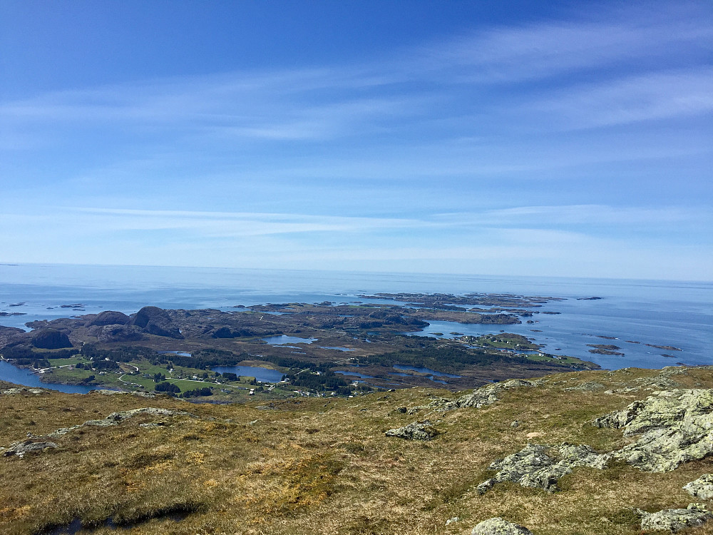 Utsikt fra Ytstenova mot Værlandet og Bulandet
