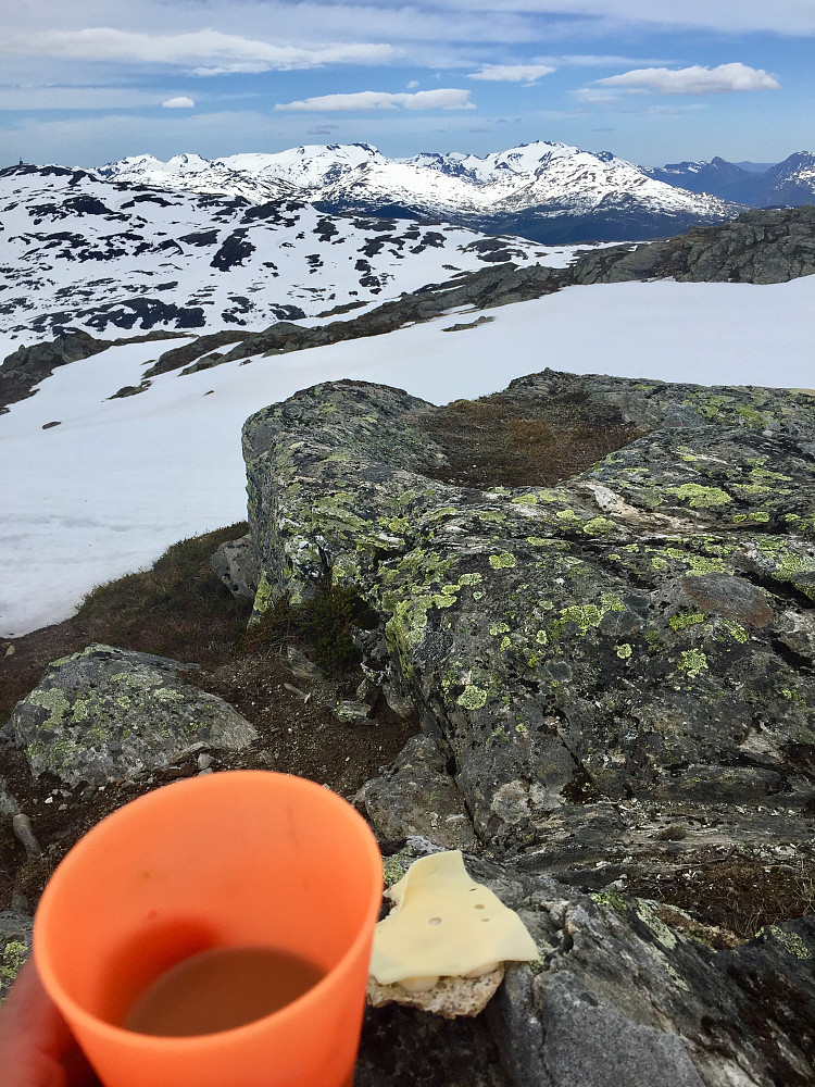 Kaffe og lunsj på toppen