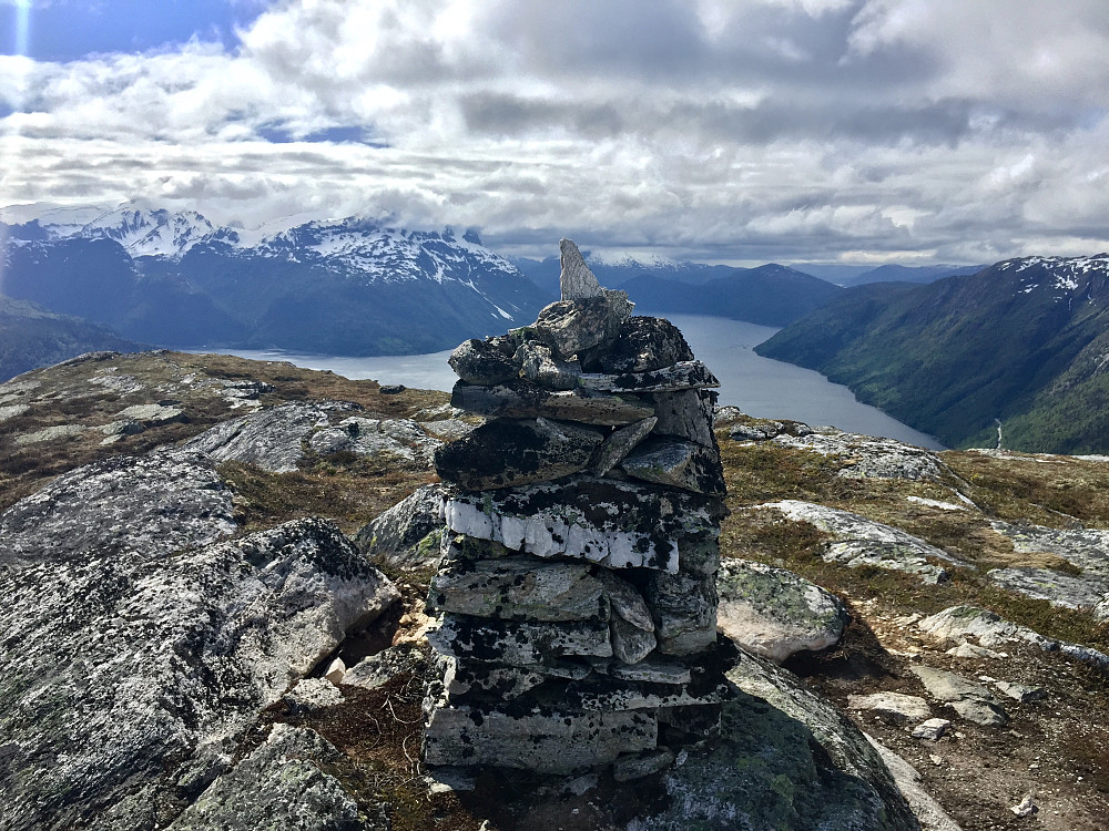 Deilig vær, men iskald vind på toppen