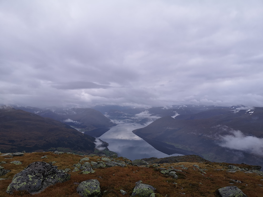 Litt grått på formiddagen på Tindefjellet 