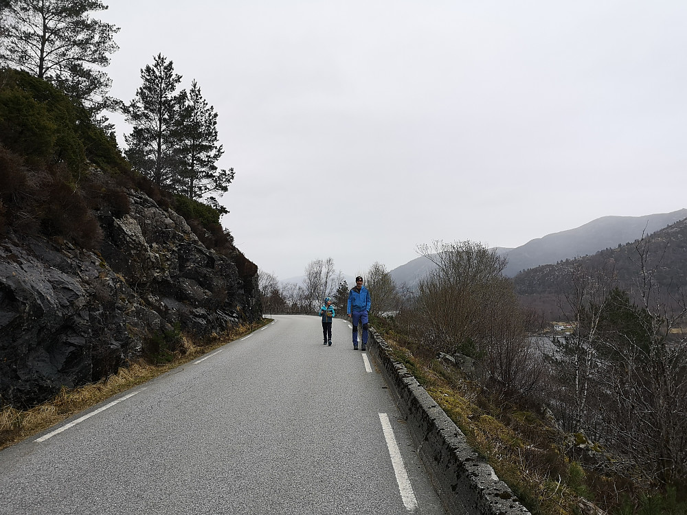 Retur langs veien tilbake mot bobilen