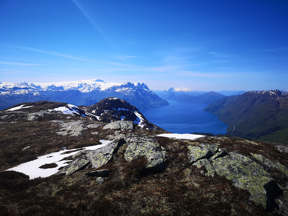 Utsikt fra Bustenakkjen 